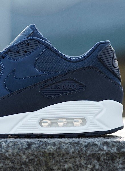 Air Max 90 close up