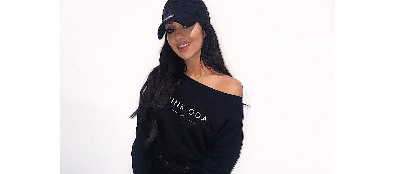 Laura Meachem in Pink Soda Sport