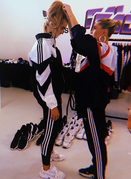 Hayley getting ready for show
