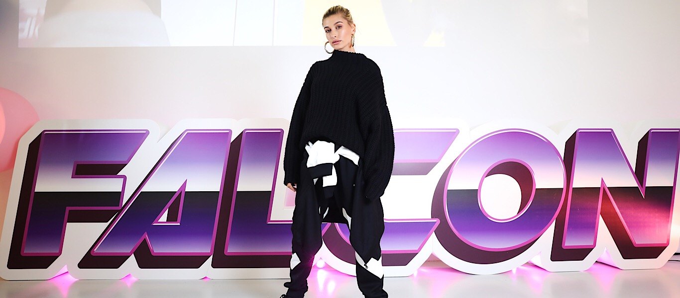 Hailey Baldwin catwalk show