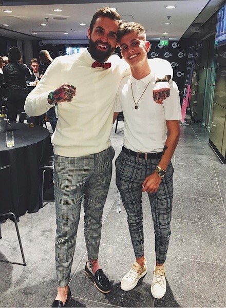 aaron chalmers and influencer