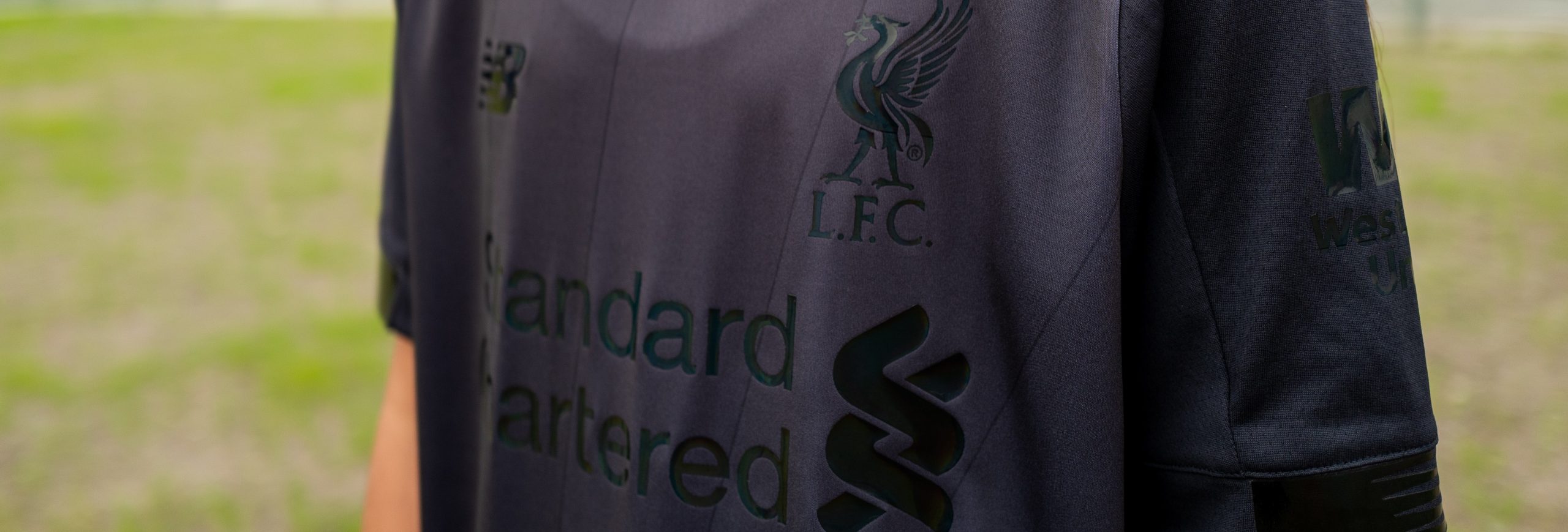 NEW IN - New Balance x Liverpool FC 19/20 Blackout Shirt -